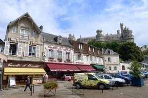 21bKNE300720110215 mini