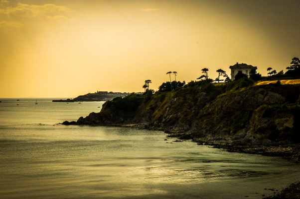 Küste bei Granville am Abend © Michael Kneffel