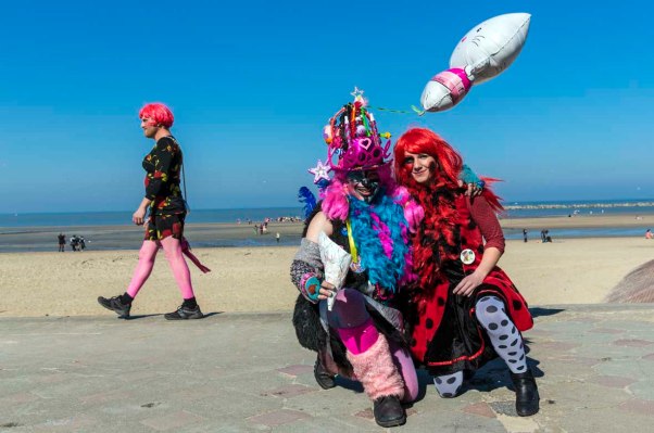 wilde Kerle beim Karneval in Dünkirchen © Michael Kneffel