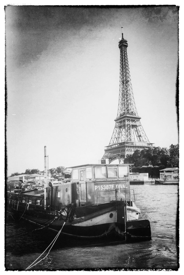 Hausboot auf der Seine © Michael Kneffel