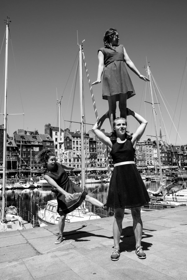 drei Akrobatinnen in Honfleur © Michael Kneffel