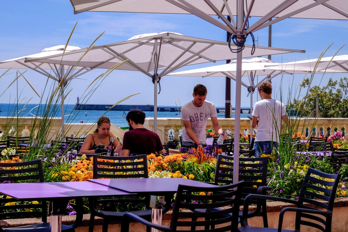 auf der Terrasse des Acropole © Michael Kneffel