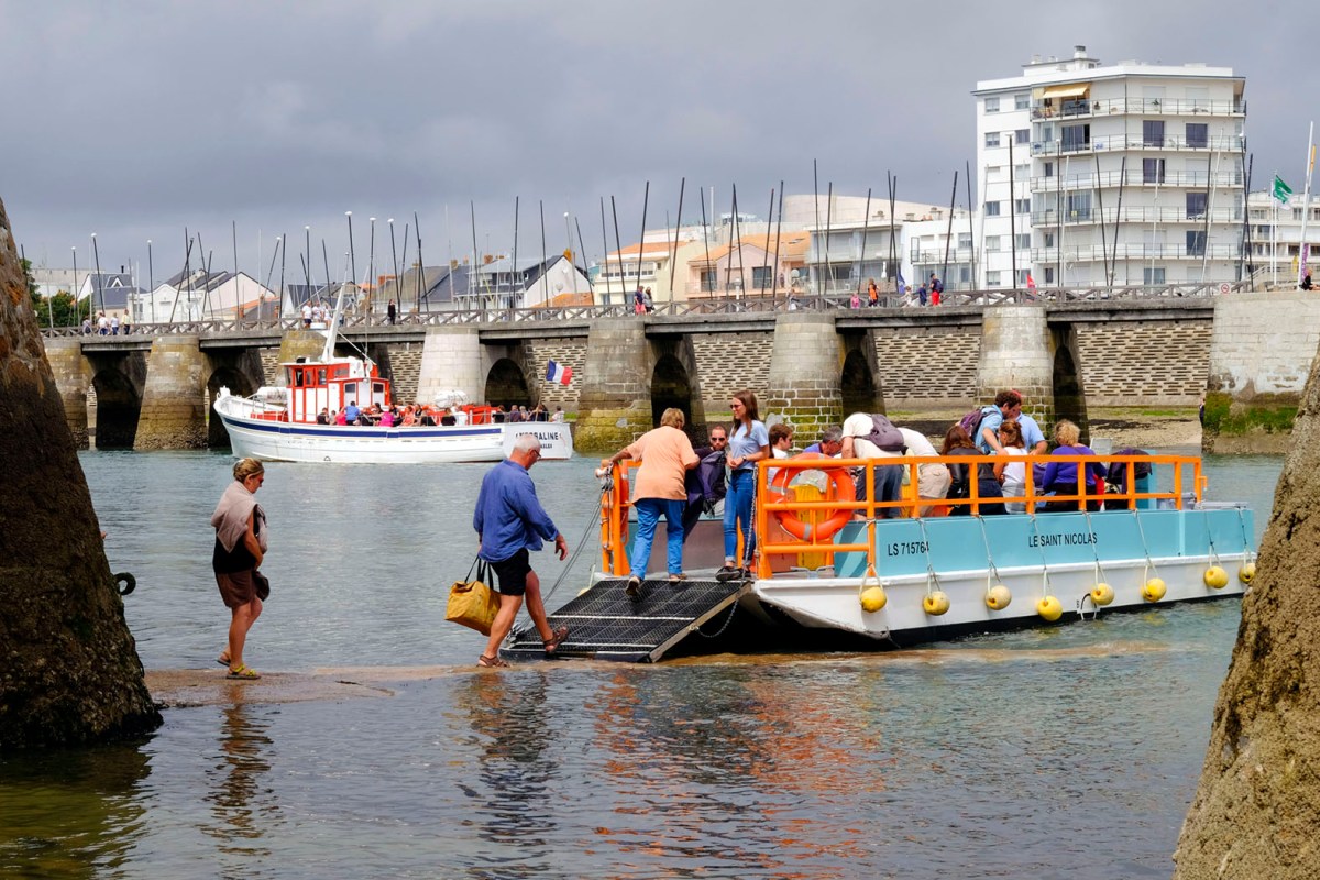 die kleinste der Hafenfähren in La Chaume © Michael Kneffel