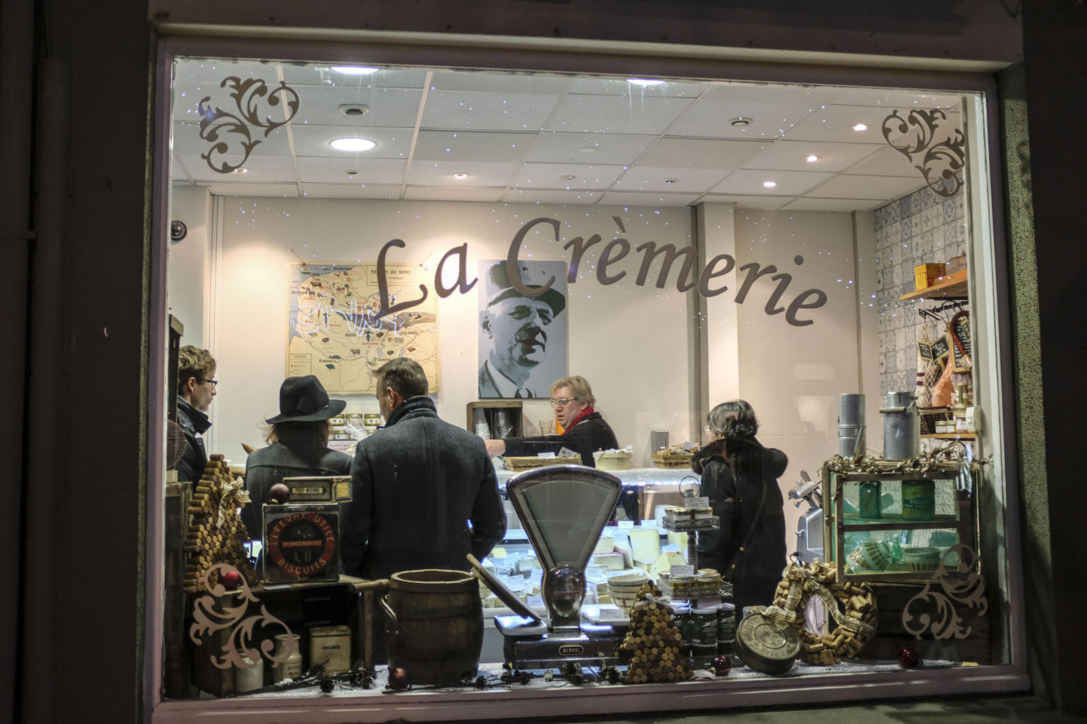 Charles de Gaulle in der Cremerie © Michael Kneffel